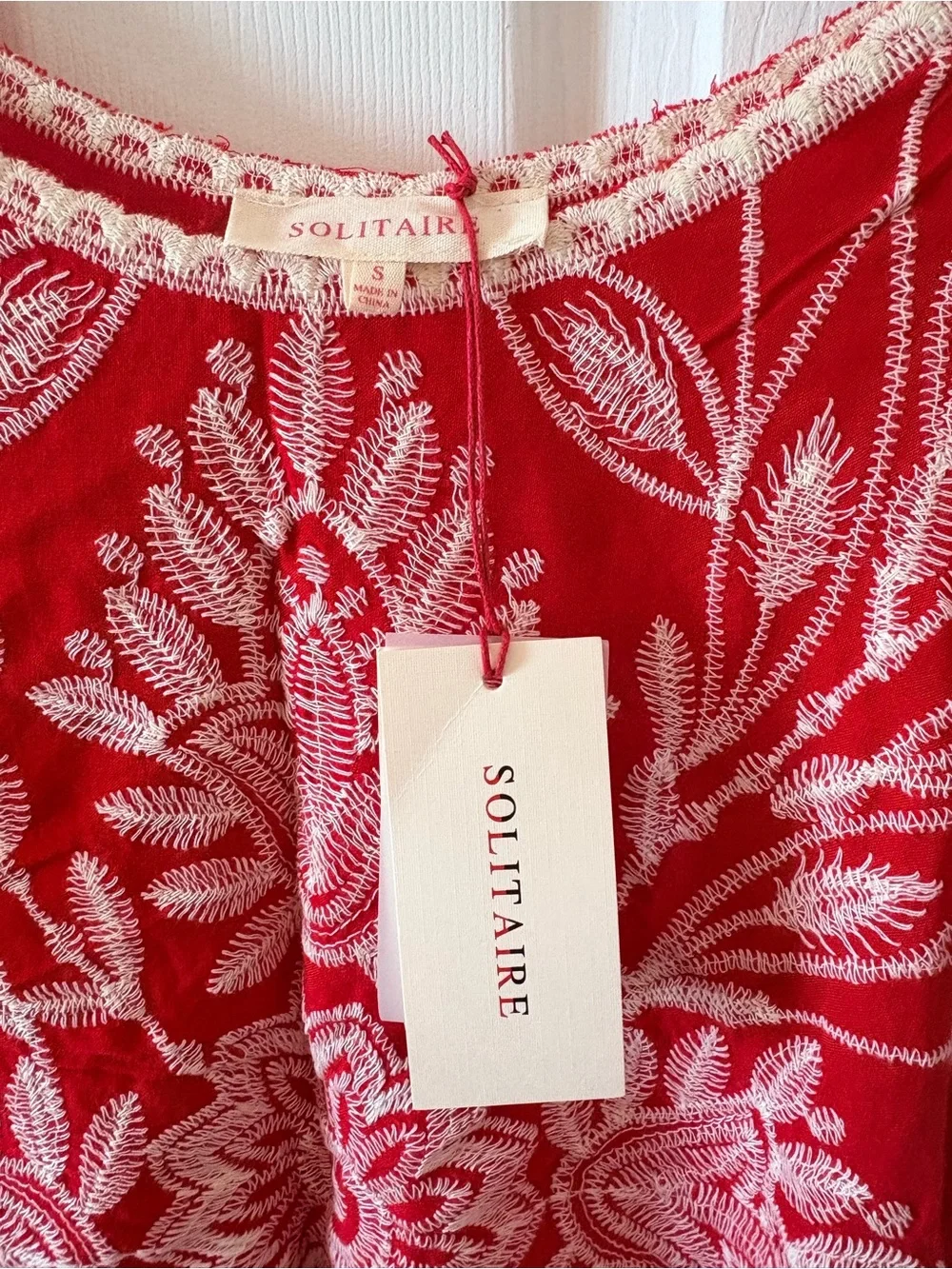 Solitaire Red Floral Embroidered Ruffle Sleeve Blouse Size Small - Picture 3 of 5